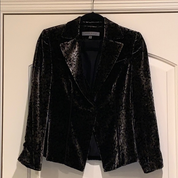 Black velvet tuxedo style jacket by Anne Klein 4p - Picture 9 of 13